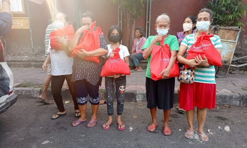 Bagikan Sembako dan siapkan Pemberitaan yang Berkualitas di HUT Pertama