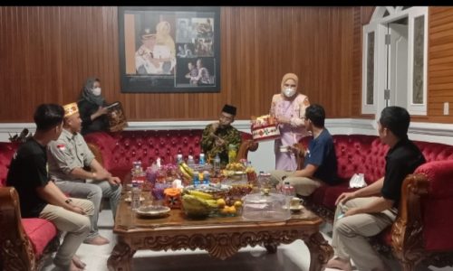 KEMENKRAF RI, Sambangi Kediaman Bupati Lambar Dalam Rangka Diskusi Pengembangan Pariwisata Di Lampung Barat