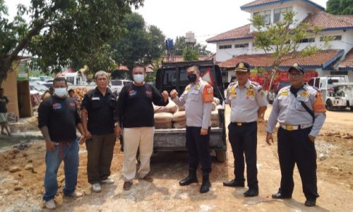 MIO Jakarta Barat, Sumbang 20 Sak Semen Untuk Bangun Masjid Di lingkungan Dishub