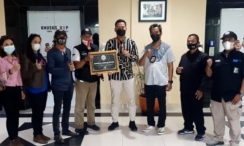 FWJ-Indonesia Tak Segan berikan Piagam Apresiasi Bagi Perwira Polri Yang Amanah