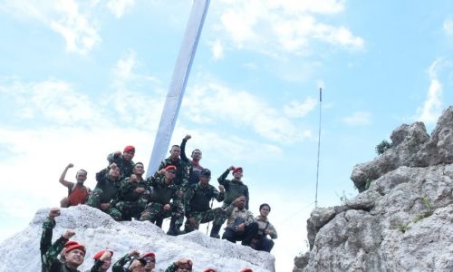 Danjen Kopassus Meninjau Monumen Pisau Komando Di Puncak Gunung Lalana Bogor