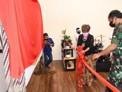 Lestarikan Makanan Tradisional, PgS. Komandan Lanal Bandung Resmikan Rumah Makan Pondok Selera Sunda