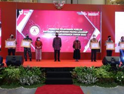 Kemenpan RB Memberikan Penghargaan Untuk Katagori Pelayanan Publik Prima