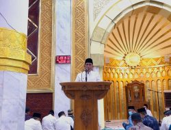 Ceramah Pertama di Shalat Tarawih di Masjid Agung, Bupati Wajo Urai Tentang Kemuliaan Ramadan