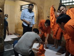 Kapolsek Tigaraksa Pimpin Pengecekan Ruang Tahanan (Rutan) Polsek Tigaraksa.