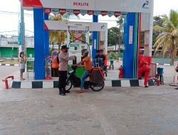 Selama Bulan Ramadhan 1443H, Bhabinkamtibmas Desa Kedung Monitoring SPBU Ketersedian Stok BBM