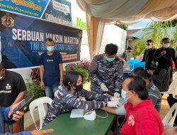 Danlanal Batam Tinjau Secara Langsung Kegiatan Vaksinasi Kepada Masyarakat Maritim