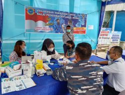 Jelang Lebaran, Lanal Dumai Laksanakan Vaksinasi Di Pelabuhan Ferry dan Roro Bandar Sri Junjungan Kota Dumai
