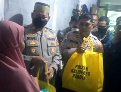 Polsek Kalideres Memberikan Bantuan Kepada Warga yang Terkena Sakit Menahun