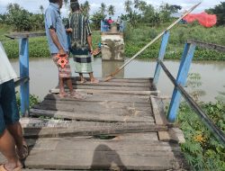 Dinas PURP Wajo Tangani Cepat Jembatan Hanyut di Watampanua Akibat Arus Sungai yang Deras