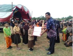 SDN 01 Umpu Kencana Membagikan Raport serta Hadiah Kepada Murid yang Berprestasi Ini Kata Kepsek