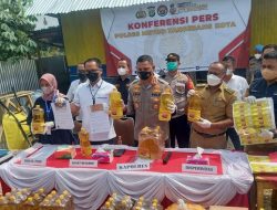 Polres Metro Tangerang Kota Tangkap Penjual Minyak Goreng Curah Kemasan Ilegal, Dipasarkan Melalui Toko Online