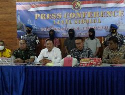 Komandan Lanal Sibolga Bersama Forkopimda Kota Sibolga Gelar Press Confrence Dalam Keberhasilan Penangkapan Kapal Nelayan Dengan Handak