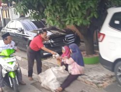 Badan Advokasi Indonesia ( B.A.I. Publik Center ) Berbagi takjil 