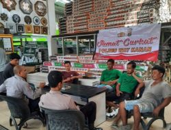 Jum’at Curhat, Polres Way Kanan Sampaikan Binluh Kamtibmas Di Toko Baradatu