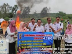 BPKAD Dan DukCapil Kabupaten Way Kanan Adakan Pemusnahan Barang Peralatan Kantor