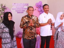 Bersama Legislator DPRD Wajo dan Sekda, Duo Amran Hadiri Peresmian Sekretariat IBI Wajo.