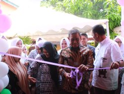 Resmikan Gedung Asrama Zam-Zam Pondok Tahfidz Imam Ahmad, Amran Mahmud dan H. Husain Tandatangani Prasasti
