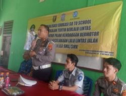 Berikan Materi UU No. 22 Tahun 2009, Police Goes To School, Satlantas Polres Way Kanan Binluh  SMAN 1 Blambangan Umpu