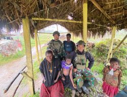 Warga Apresiasi Satgas TNI Obati Anak Papua Di Arugia
