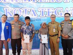 Irjen Pol Ahmad Luthfi Santuni Anak Yatim dan Anak Nelayan Berprestasi