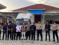 Polres Way Kanan Kawal Kedatangan Logistik Surat Suara Pilkada Tahun 2024
