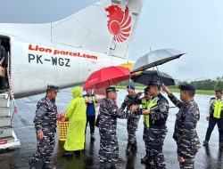 Danlanal Simeulue Sambut Kedatangan Tim Wasev Spotmaral Mabesal Di Bandara Lasikin