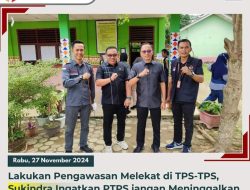 Ketua Bawaslu Way Kanan, Dan Jajaran Memilih Di TPS Sesuai Dengan C Pemberitahuan Yang Mereka Terima