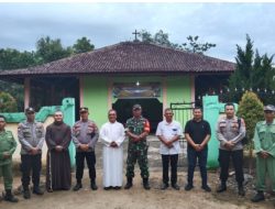 Polri Berikan Pengamanan Di Gereja Santa Maria Way Tuba