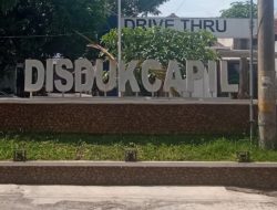 Warga Banyuwangi Minta Bupati Evaluasi Kinerja PLT Kadis Dukcapil.