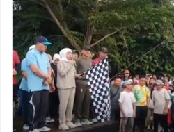 Ayu Asalasiayah Plt Bupati Way Kanan Lepas Jalan Sehat Dalam HUT Ke – 26 Tahun Kabupaten Way Kanan