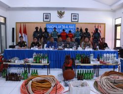 Tim Fleet One Quick Response (F1QR) Lanal Nias Berhasil Menangkap Dua Kapal Illegal Fishing Menggunakan Bahan Peledak