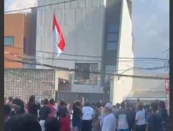 Rumah Politisi DPR Sahroni Diamuk Massa, Sejumlah Barang Mewah Dijarah