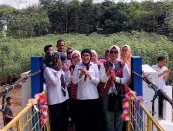 Bupati Wah Kanan Resmikan Jembatan Gantung Baja Serta Pembangunan Rehabilitasi SDN 3 Gunung Katun