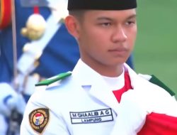 Putra Way Kanan, Ghaalib Al Ghifari, Jadi Pembentang Penurunan Bendera di Istana Negara