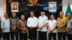 Mentan Andi Amran Sulaiman Mengalokasikan Bantuan Pertanian Untuk 7.100 Hektar Lahan Di Sumbar.