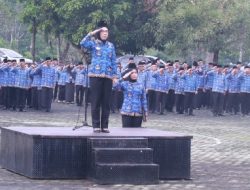 Bupati Waykanan Kanan Dan Seluruh ASN Pemkab Way Kanan Laksanakan Apel Bulanan Dilapangan Pemkab Setempat