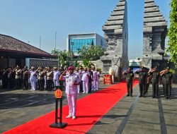 Peringatan HUT TNI ke 80 Ingat Akar Pendiri Bangsa, Letjen Mar Nur Alamsyah Pimpin Ziarah Makam Bung Karno