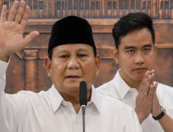 Satu Tahun Pemerintahan Prabowo–Gibran: Dua Suara PDIP untuk Prabowo, Hasto Bicara Geopolitik, Hugo Soroti Ekonomi Sumitronomic