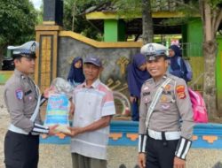 Kapolres Way Kanan Salurkan Bansos Di Jumat Berkah