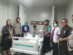 “Polwan Jaga Jakarta” Polres Metro Jakarta Pusat Hadir Temani Korban SMAN 72 di RS Pertamina