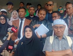 Tiga Tersangka Klaster Pertama Kasus Ijazah Jokowi Diperiksa Polisi, Roy Suryo Datang Dampingi