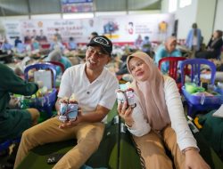 Bupati Solok Dan Ketua TP-PKK Kabupaten Solok Lakukan Aksi Donor Darah di GOR H. Agus Salim Padang