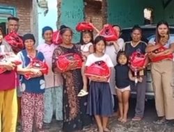 Ketua DPD PDI Perjuangan Jatim dan Bupati Banyuwangi Bagikan Sembako, Warga Sampaikan Doa dan Terima Kasih