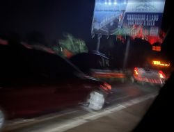 Arus Mudik Dini Hari di Tol Jakarta–Cikampek Tersendat, Kendaraan Mogok Picu Kemacetan