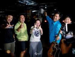 Ayu Ting Ting Grebek Saur Di Pondok Rajeg, Lagu “Tak Kenal Tak Sayang” Sentosa Band Jadi Yel-Yel Bikin Suasana Pecah