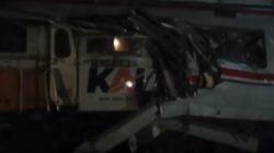 KA Agro Bromo Anggrek Hantam KRL Line Bekasi Timur, Setengah Gerbong Wanita Ringsek