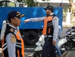 Camat Menteng Pimpin Apel Persiapan Penertiban Trotoar Setiap Rabu