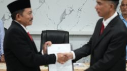 Sekda Solok Lantik Direksi Perumda Air Minum, Soroti Cakupan Layanan Baru 57 Persen