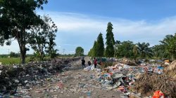 Sampah Menggunung di Batu 6 Bagansiapiapi, Bau Menyengat Ganggu Warga